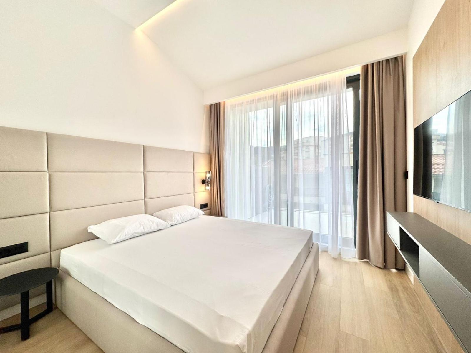 Luxury Onia Apartment